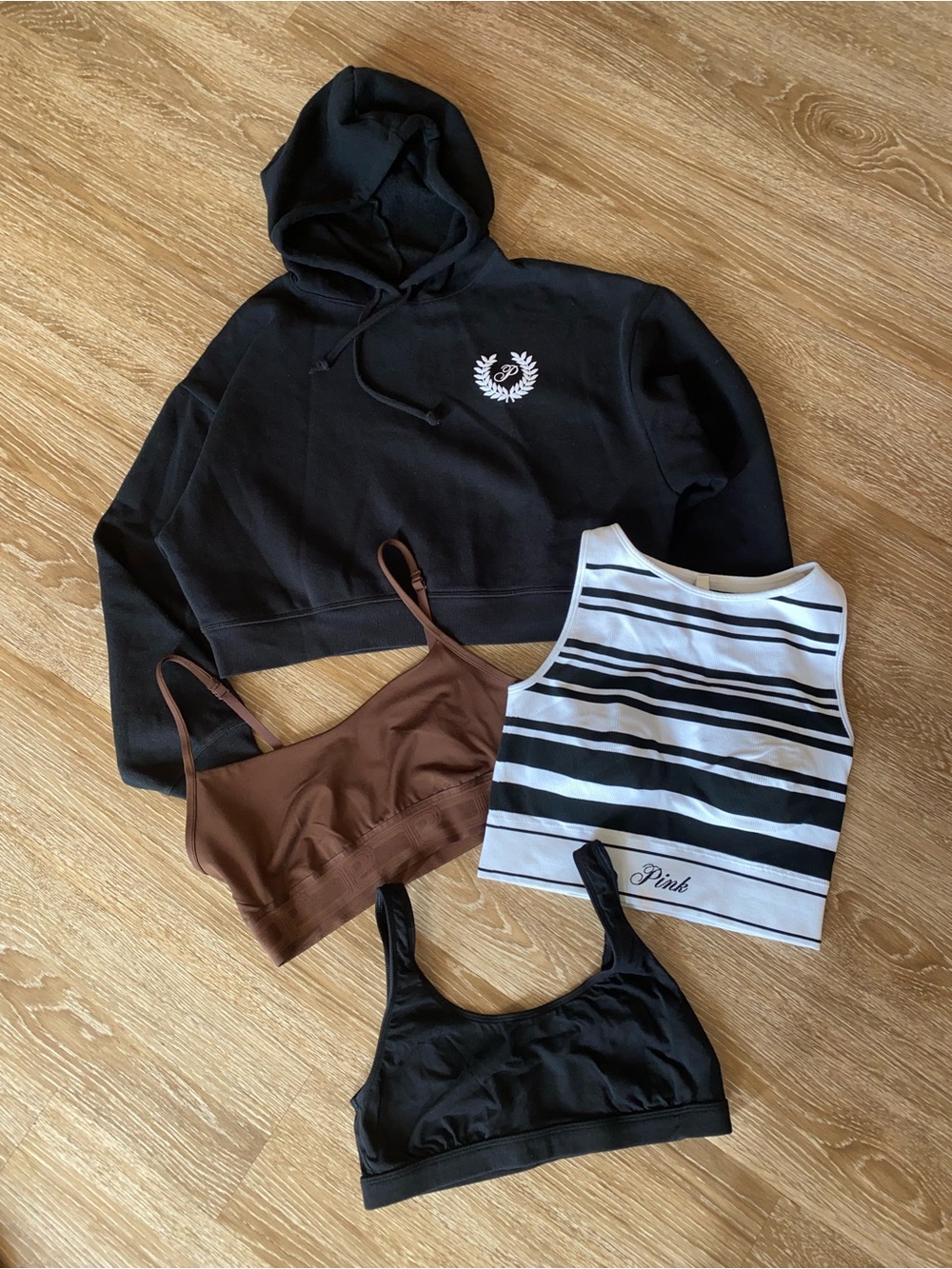 VS PINK Bundle - Picture 1 of 5